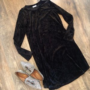 Sweet Pea Velvet Dress